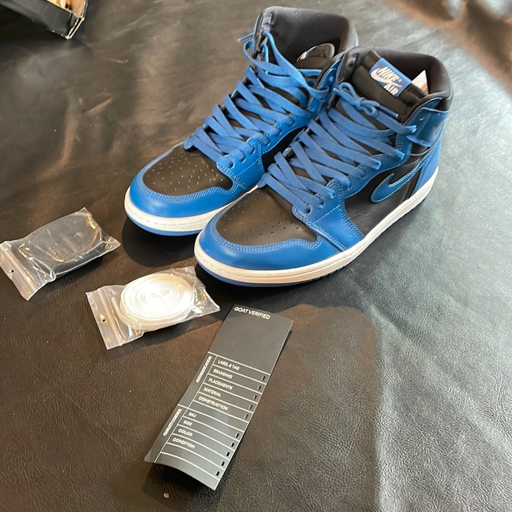 Marina blue Jordan 1 high